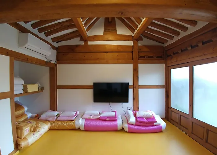 Sohyeondang Hanok Hotel 2*