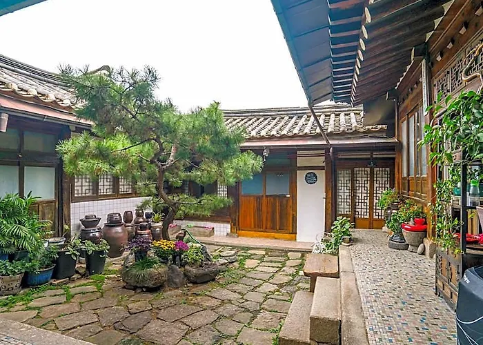 Sohyeondang Hanok Hotel 2*