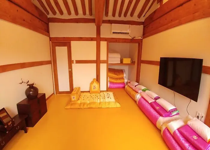 Sohyeondang Hanok 2*